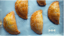 Load image into Gallery viewer, Original Ghana Meat Pie (box of 5 )